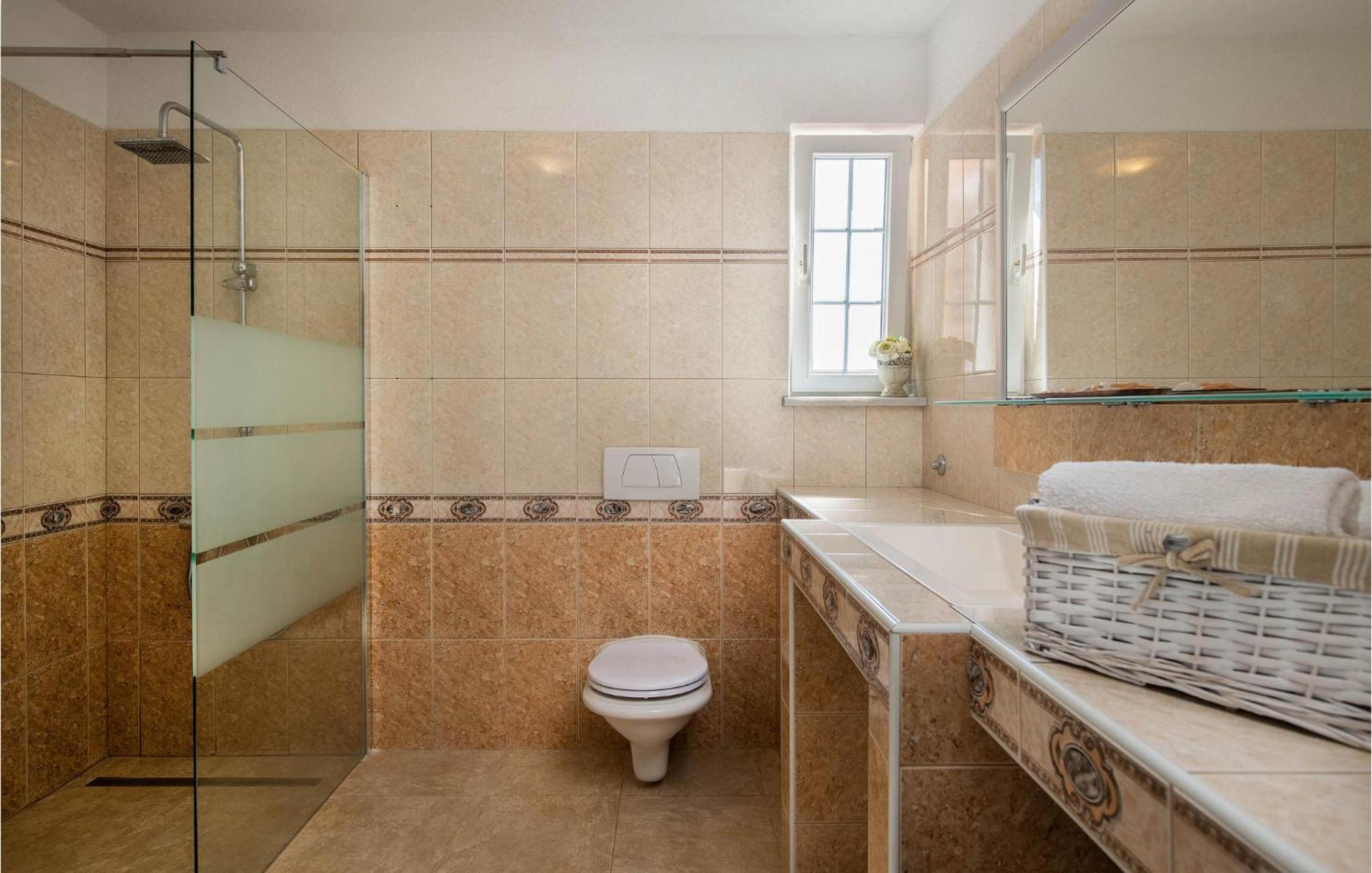 Gorgeous Home In Labin With Outdoor Swimming Pool 外观 照片